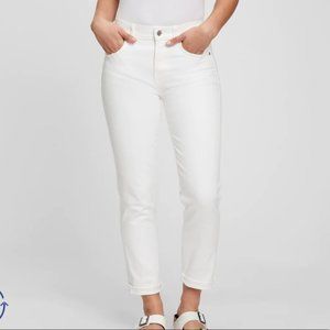 White GAP girlfriend jeans
